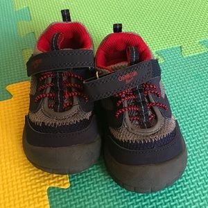 Osh kosh bump toe athletic sneaker size 6